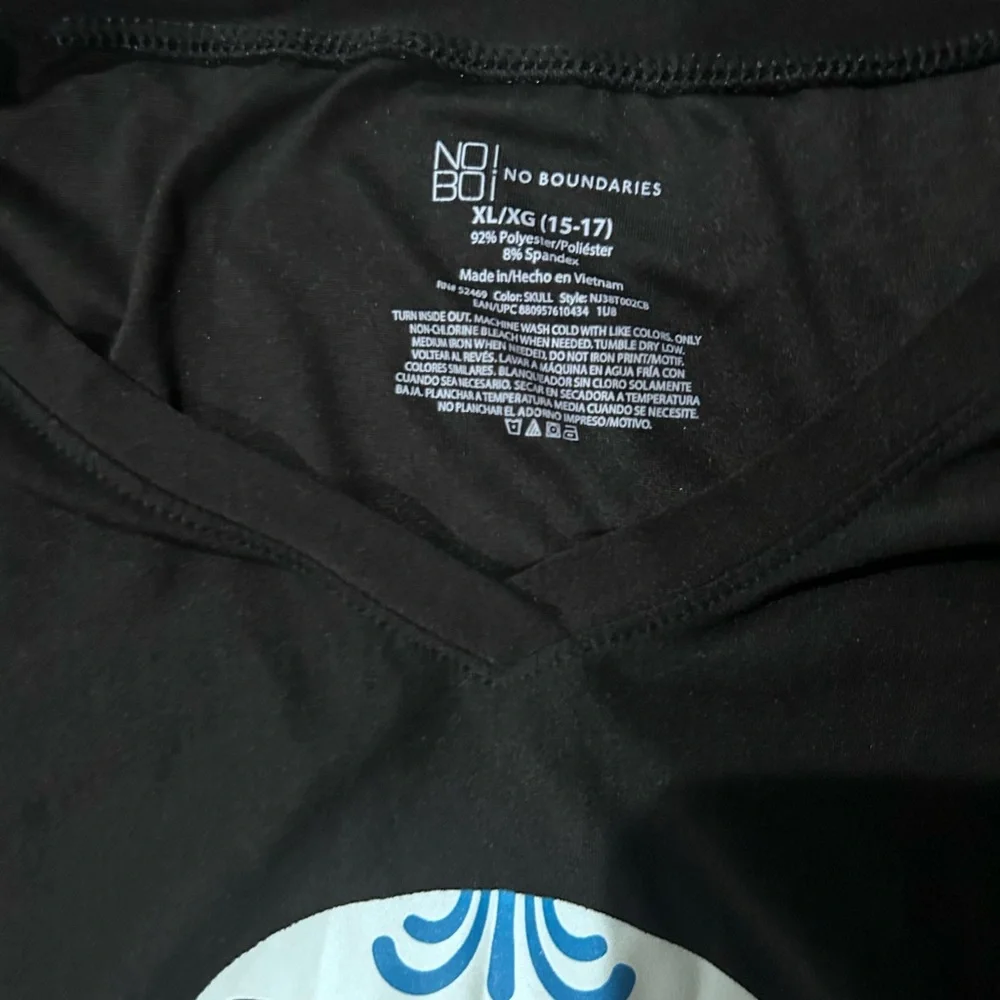 No Boundaries Black Tee with Skull and Floral Design - Picture 2 of 2